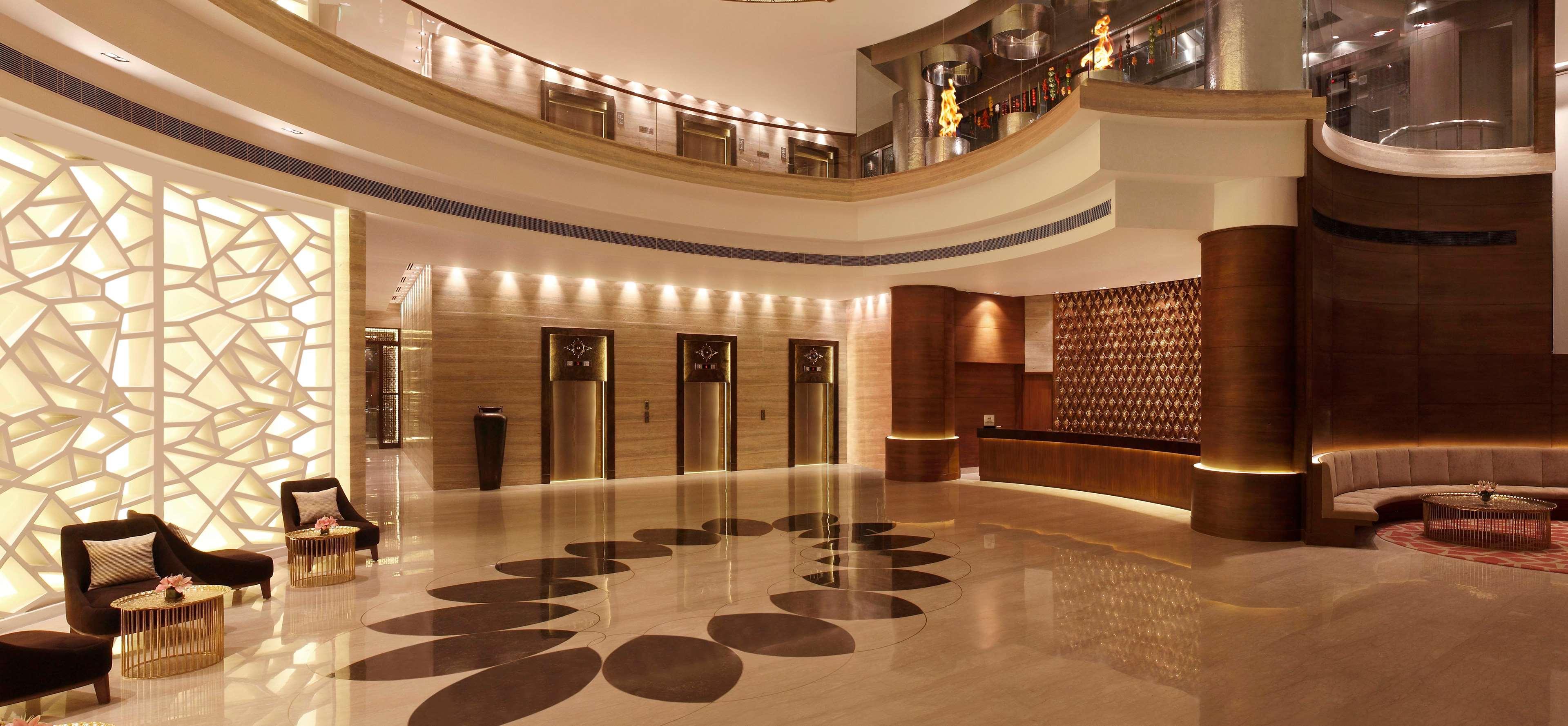 Hilton Jaipur Hotel Luaran gambar The lobby of the Taj Bengal