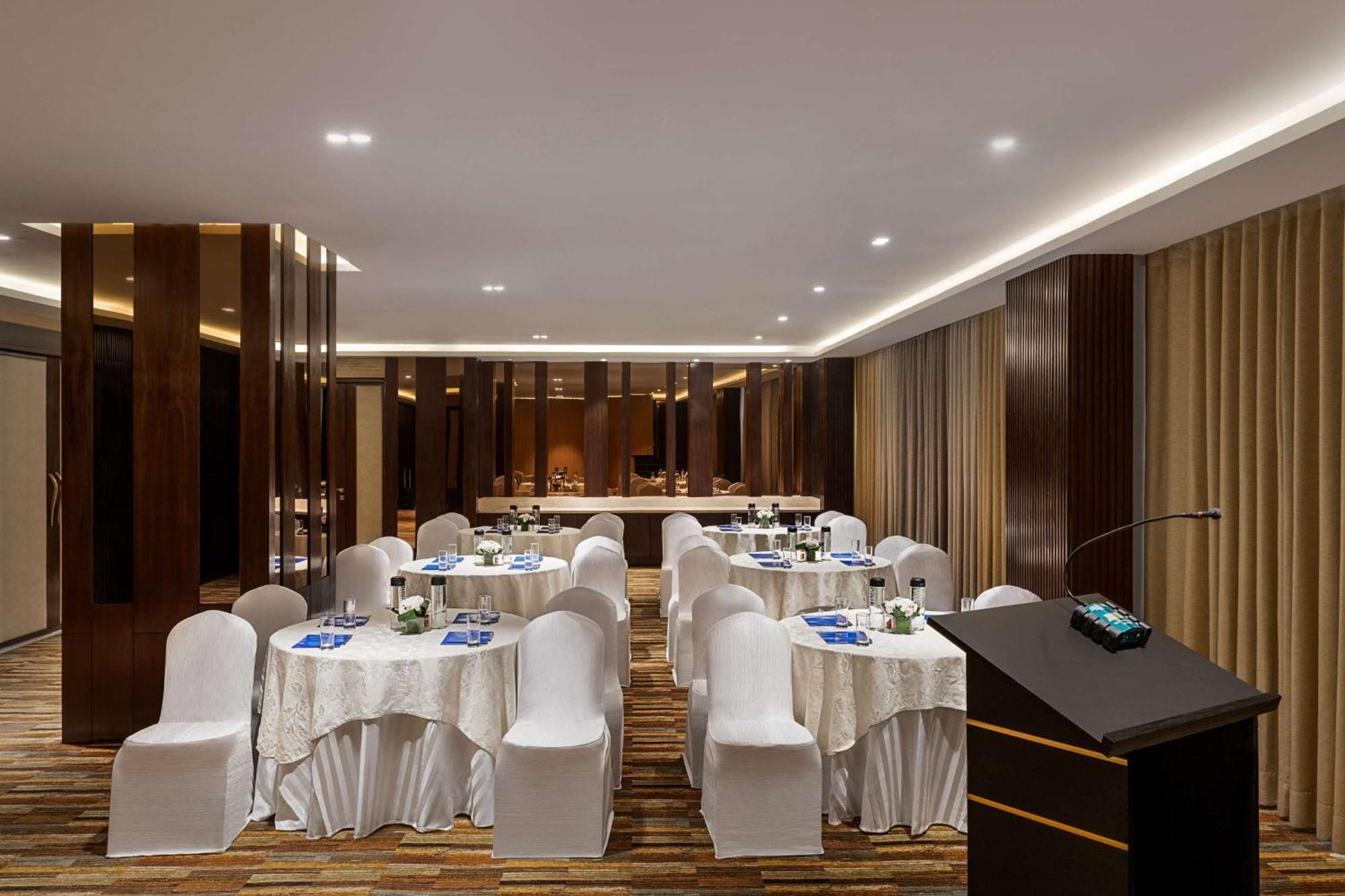 Hilton Jaipur Hotel Luaran gambar Meeting room