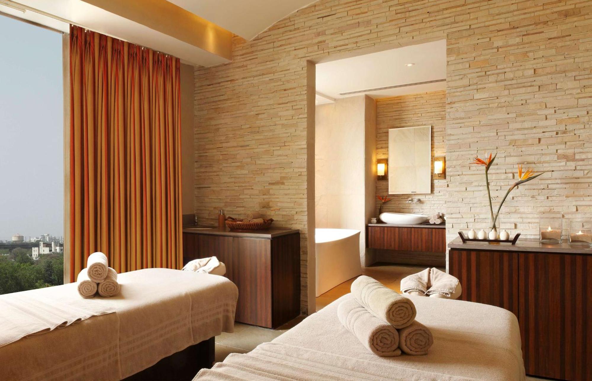 Hilton Jaipur Hotel Luaran gambar Spa at The Oberoi, Mumbai