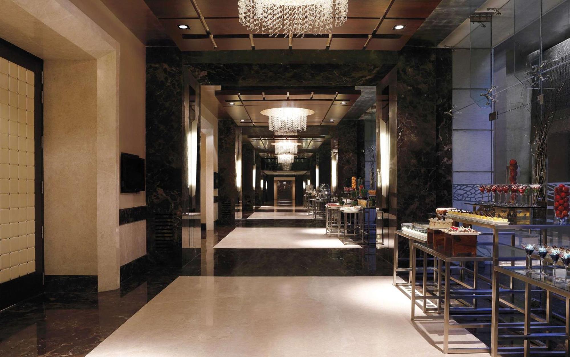 Hilton Jaipur Hotel Luaran gambar The lobby