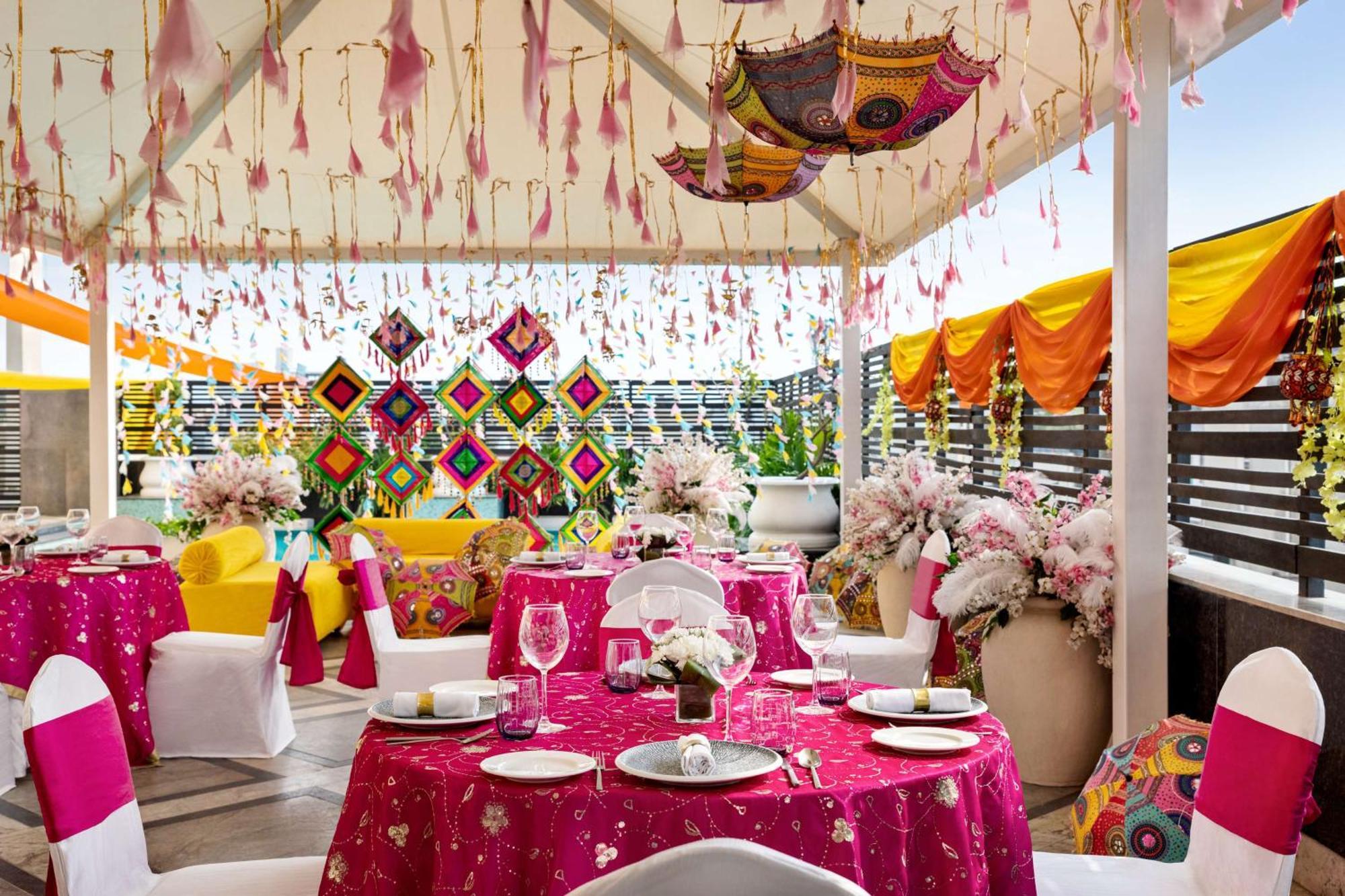 Hilton Jaipur Hotel Luaran gambar The Terrace at the Taj Mahal Palace, Mumbai